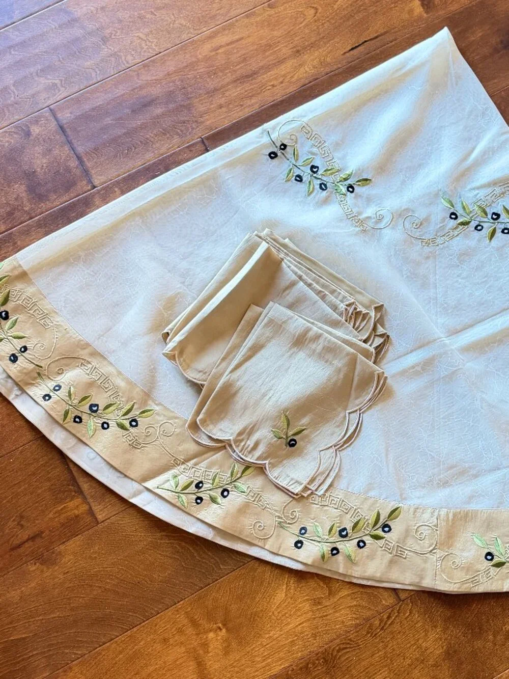 NEW Round Sheer Tablecloth With Satin trim & Embriodery from Greece